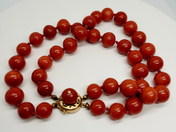 Art Deco Coral Bracelet- 18k clasp-Natural Untrea… - image 1