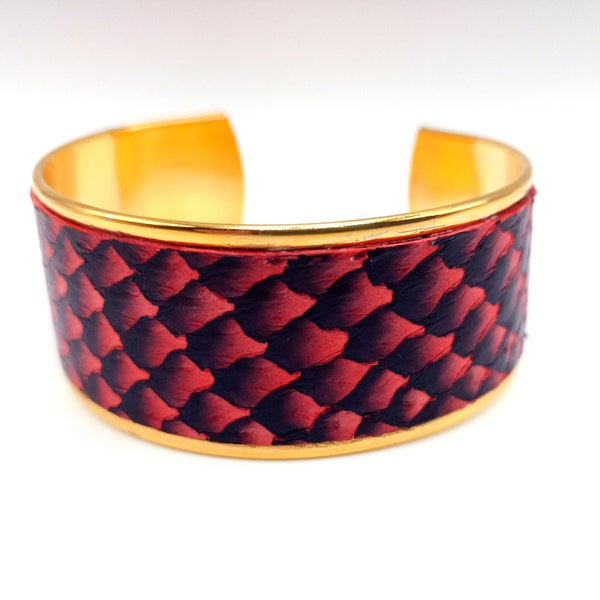 Bracelet jonc manchette large en cuir de saumon rouge surplaqué or - fabrication française