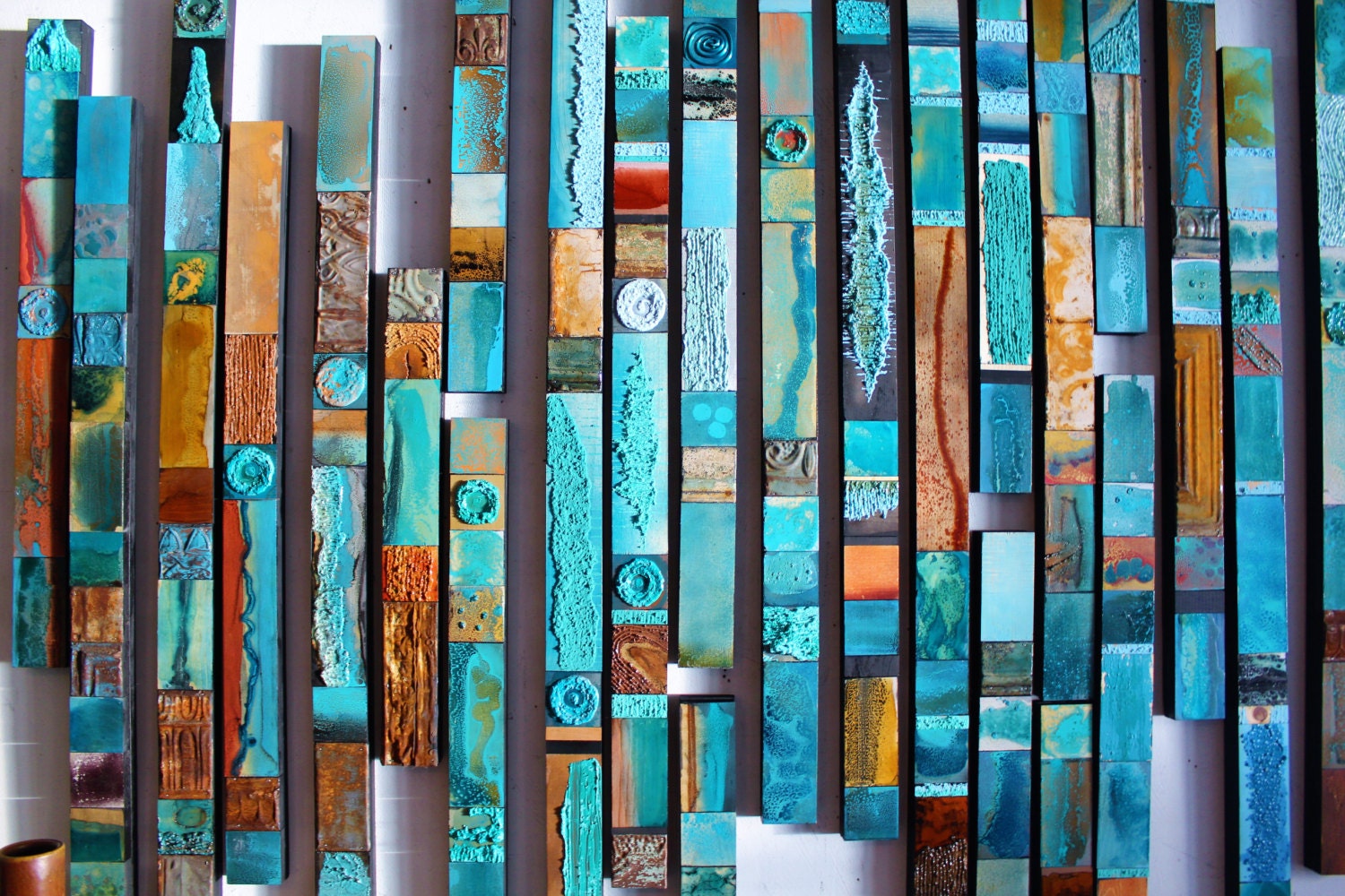 アート・デザイン・音楽 TOTEMS TO TURQUOISE 10 Color Lovers Turquoise Native Modern Rustic Textured Wood