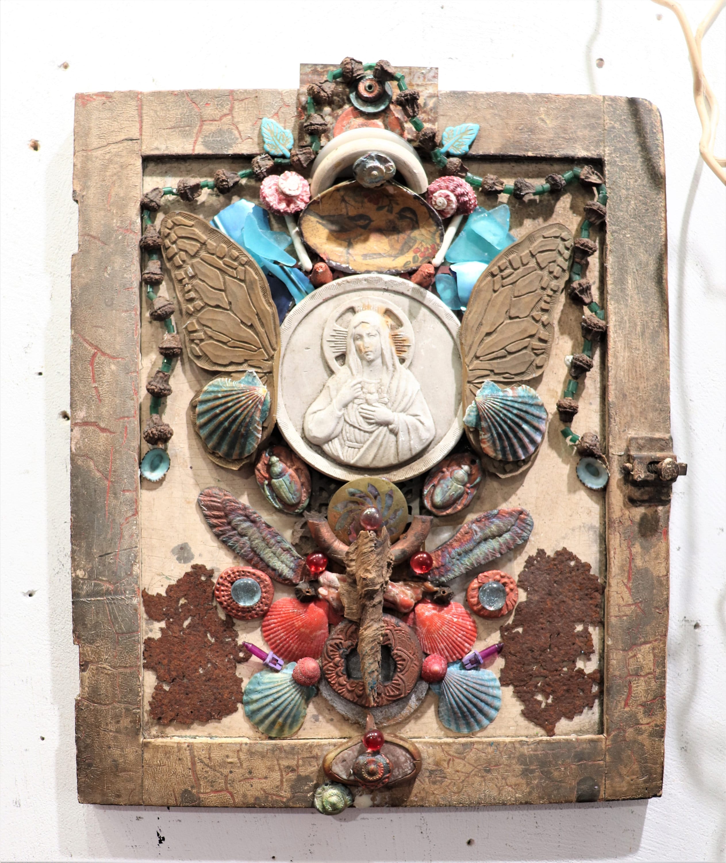 ミックスメディア ファウンドオブジェクト 宗教アート「母なる大地