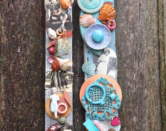 Wall Story Stick Freund Geschenk Vintage Fundstück Mixed Media Collage Panel 3 "x 31" Alte Farbe Holz Puppen Fotografien Muschel Alte Perlen Katzen