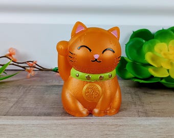 Lucky Cat Resin Figurine | Kawaii Paperweight | Cute Desk Decor | Cute Office Decor | Friendship Gift | Lucky Cat | Japan Aesthetic