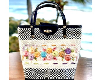 1950's Raffia Straw Woven Bag Purse w/Straw Flowers Plastic Covered Black Woven