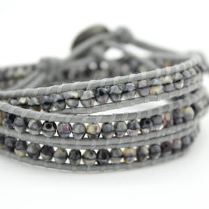 Grey/Black Swirl Wrap on Grey Leather