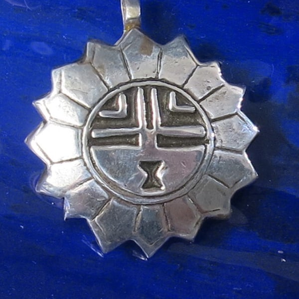 Southwest Zuni Del Sol Fine Silver Pendant - Necklace -Southwest Sun Fine Silver Pendant