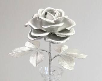 Paper Silver Rose 25th Anniversary Gift for Parents / Metallic Crepe Paper Silver Flower Gift for Her / Silver Anniversary Gift for Wife