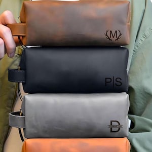 Custom Christmas gift, Leather dopp kit, Personalized groomsmen gift, mens leather toiletry bag, mens dopp kit, mens toiletry bag