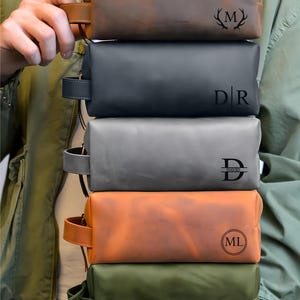 Gepersonaliseerde leren toilettas voor mannen, bruidsjonkerscadeau, Vaderdagcadeau voor hem, monogram Dopp-kit, afstudeercadeau, cadeau voor hem
