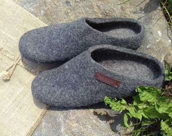 Gift For HIM!Felted slippers, Handmade House shoes,Men slippers, house shoes Grey slippers Eco friendly wool clogs Gift for friend
