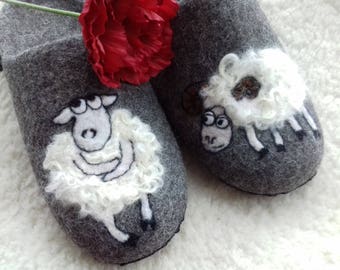 Christmas gift Women or men slippers with soles, Felted slippers, Wool house shoes  Gray house boots Organic wool clogs Gift for her or him