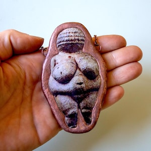 venus of willendorf goddess necklace