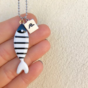 ULTIMI 2 PEZZI collana lunga con ciondolo a forma di pesce e traghetta incisa a mano, collana lunga estiva, collana con ciondolo originale