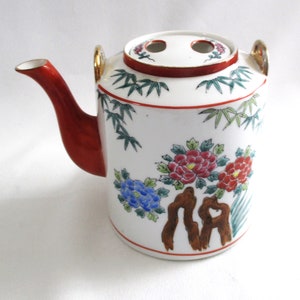 Elegant Hand Painted Royal Sealy KWANGSI WARE Teapot ~ Vintage Yang Tong Shape with Rare Lid Design