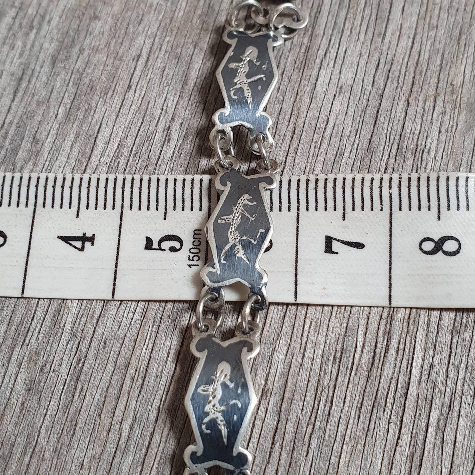 Pince-cravate Siam Sterling White Niello - Motif Danseuse Avec Dague, Occasion Très Bon état