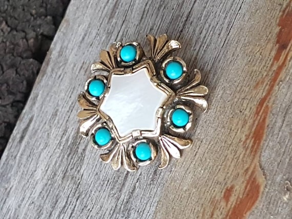 Vintage Piedra Turquesa Floral Ramillete Broche grabar Tono Plata