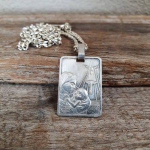 Vintage Sterling Silver Mary & Child Pendant Necklace