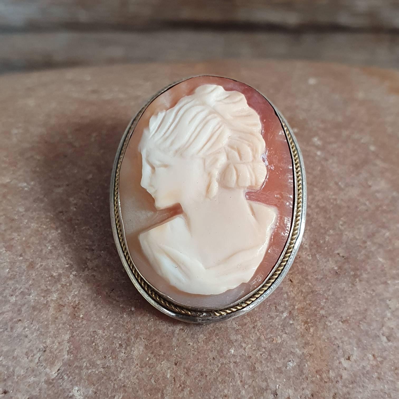 シェルカメオ CAMEO ブローチ SILVER 800 2WAY 美品 です。 シェルカメオ CAMEO ブローチ SILVER 800 2WAY 美品 です。