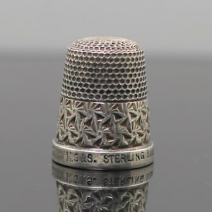 GIFT IDEA !! England H.G & S // Antique Collectible Etched Patterned Solid Sterling Silver Sewing Thimble