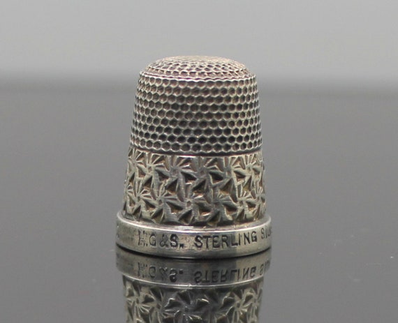 GIFT IDEA !! England H.G & S // Antique Collectible Etched Patterned Solid Sterling Silver Sewing Thimble