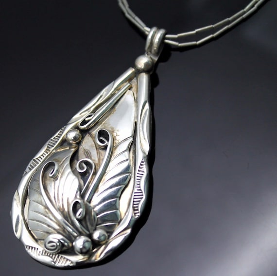 Herb Tsosie Vintage Native American Navajo Coral Sterling Silver Leaf Necklace Herb Tsosie Vintage Native American Navajo Coral Sterling Silver Leaf Necklace