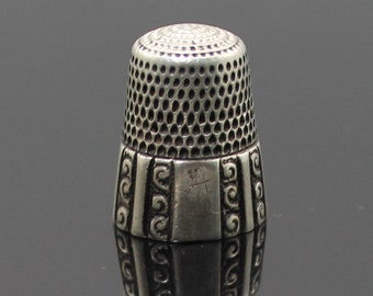 GIFT IDEA !! Hallmarked Antique Collectible Patterned Solid Sterling Silver Sewing Thimble Size 8