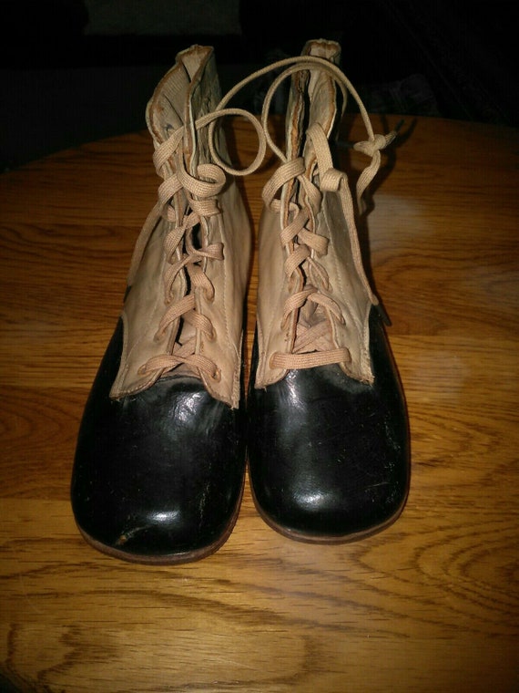 EUC Vintage Victorian Children's Leather Lace Up B