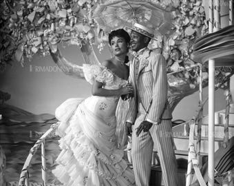 Impresión fotográfica de Lena Horne y Avon Long de 8 x 10 o 11 x 14, pareja clásica de Hollywood, árbol de papel con mariposas de los años 40, elegancia, fotograma de película con retrato vintage