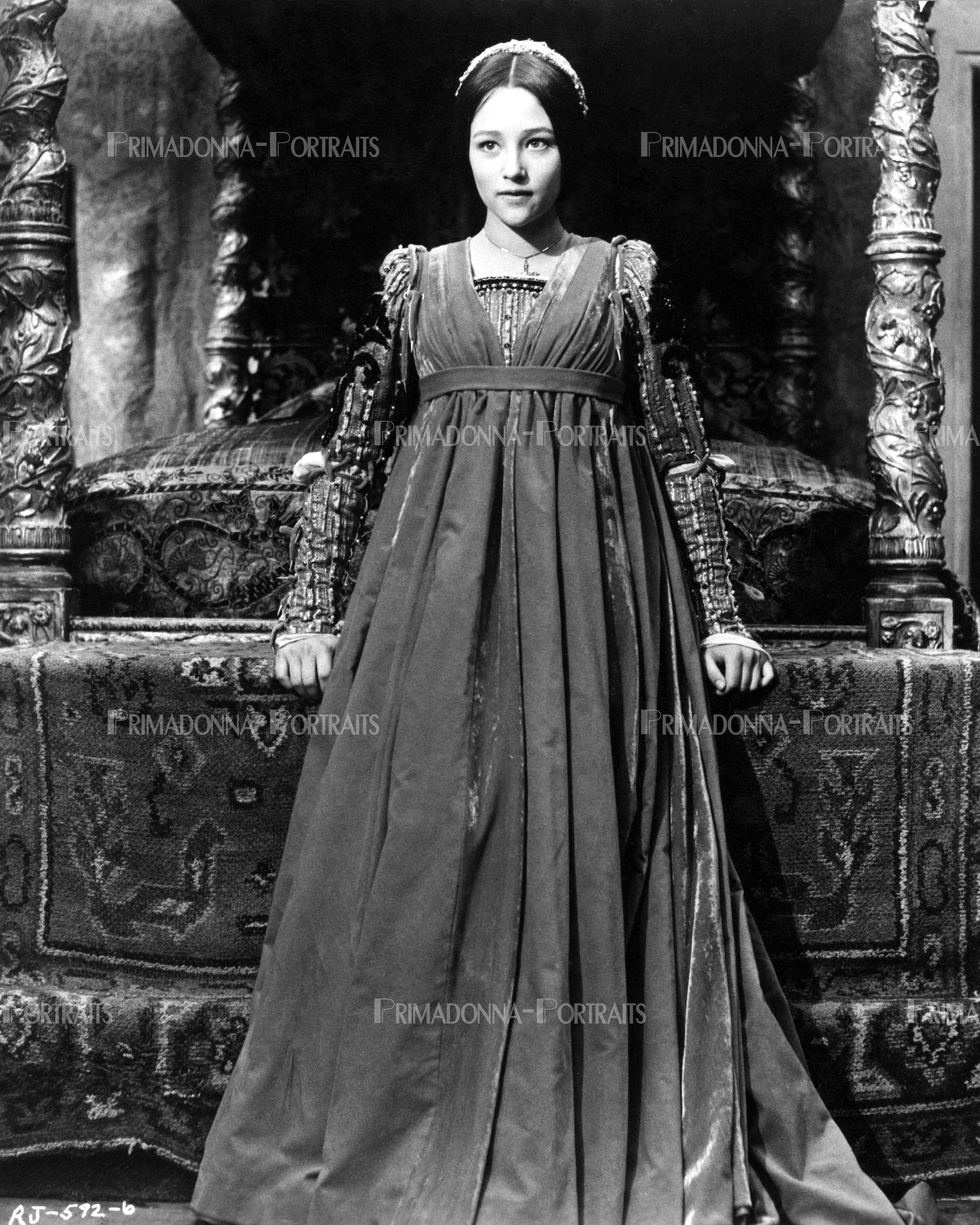 Olivia hussey - Etsy 日本