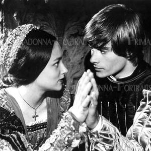オリヴィア・ハッセー直筆サイン入り超大型写真…Olivia Hussey Olivia hussey - Etsy 日本