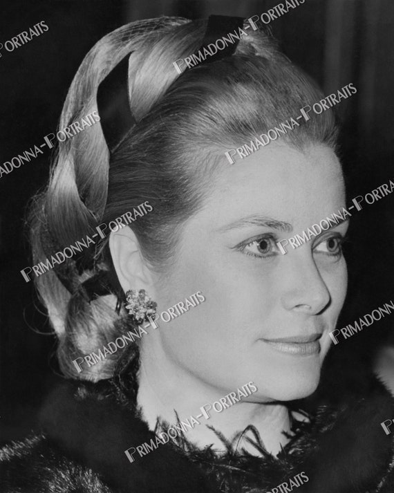 Grace Kelly Hand On Chin 8x10 Photo Print Grace Kelly Hand On Chin 8x10 Photo Print