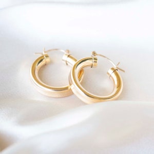 Orecchini a cerchio spessi riempiti d'oro 14k: classici cerchi spessi fatti a mano