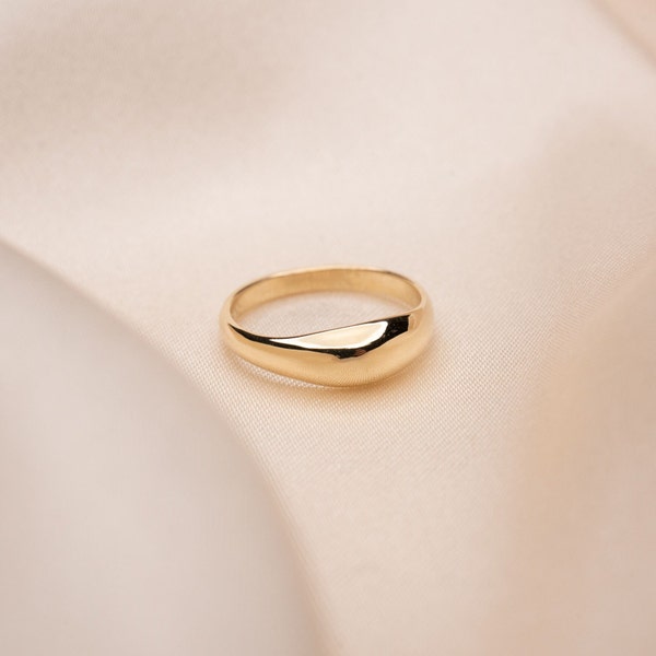 14k Solid Gold Dome Ring: Zierliches Stapelband