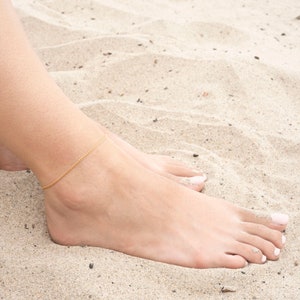 Gold Thin Curb Link Anklet, 14k Gold Anklet, Simple Gold Anklet, Chain and Link Anklet, Anklet, Chain Anklet, Summer, Gift, For Her, Beach