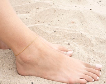 Gold Thin Curb Link Anklet, 14k Gold Anklet, Simple Gold Anklet, Chain and Link Anklet, Anklet, Chain Anklet, Summer, Gift, For Her, Beach