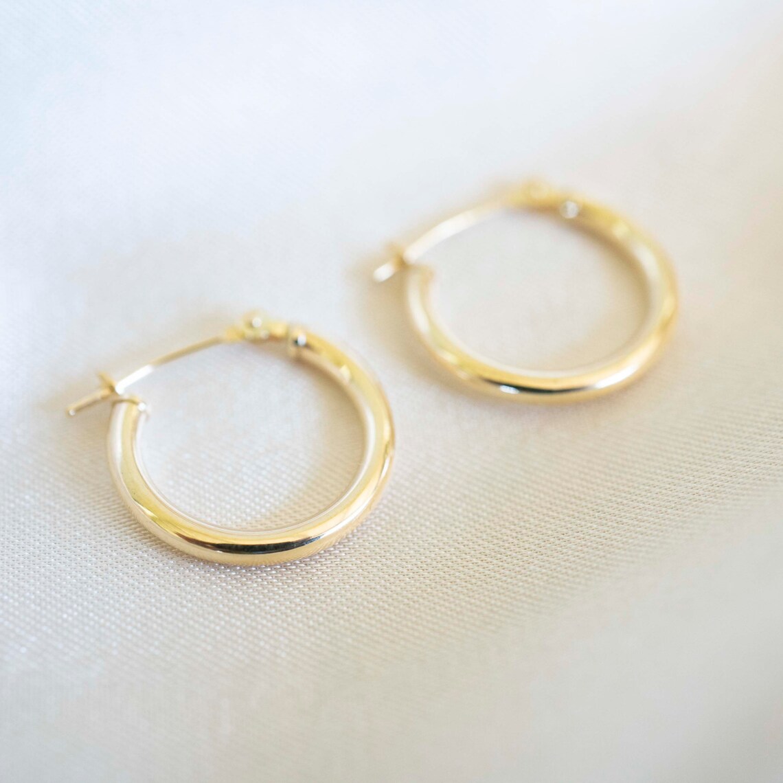 14k Solid Gold Hoops 15mm Lightweight Hoops Clasp Hoops Etsy