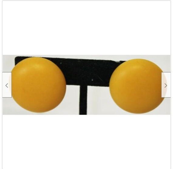 Vintage 1980s Yellow Hard Plastic Circle Clip-Ons… - image 1