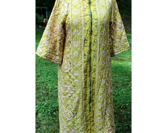 Vtg années 1960 Robe matelassée Loungees House Lounge Wear Vert/Rose Floral Isolé