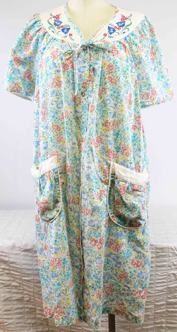 Carriage Court Womens House Robe Blue Floral Size 
