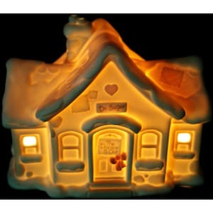 1994 Precious Moments Sugar Town&#39;s Doctor&#39;s Office Light Up Building 529869