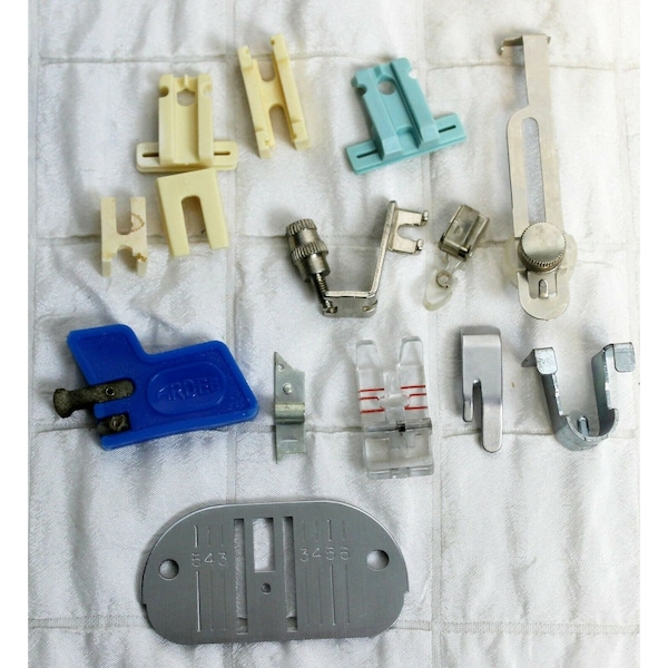 VTG Singer Sewing Foot Attachments Set 15 Pieces Straight Stitch Plate Metal