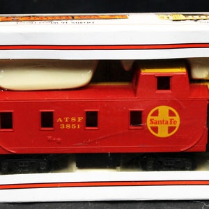VTG Bachmann train ATSF Santa Fe HO Scale 3851 Red Caboose railroad Boxed