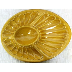 Vtg 1970s Yellow Oval Divided Dish Chips Dip Shell Petals Textured 4 Compartment
