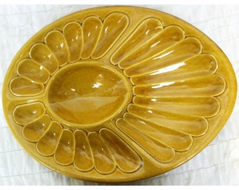 Vtg 1970s Yellow Oval Divided Dish Chips Dip Shell Petals Textured 4 Compartment