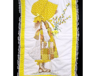 Vtg 70s 80s Holly Hobbie 25 x 39 Baby Quilt Blanket Prairie Cottage Girl Yellow