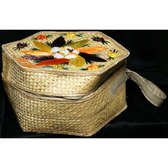 Vtg 60s Woven Tote Bag 6 sided Embroidered Raffia… - image 3