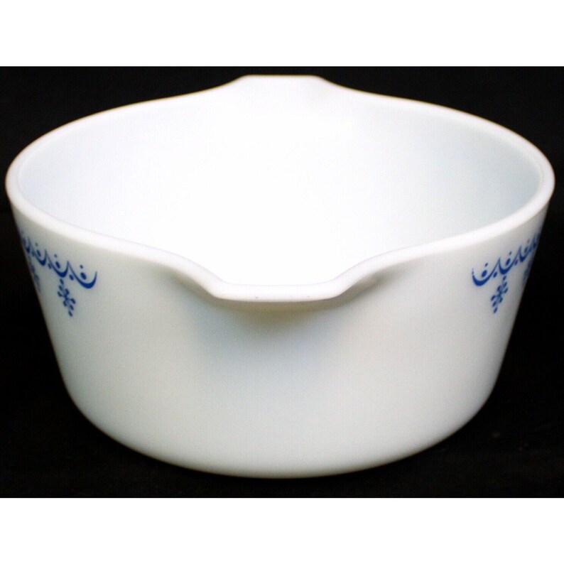 474 PYREX White Casserole Dish White Blue Snowflake Trim 1.5 Qt NO LID ...