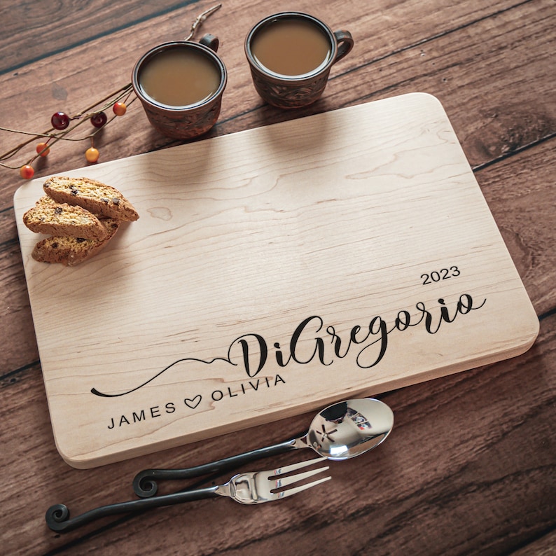 Personalized Cutting Board Wedding Gift, Custom Wedding & Anniversary Gift for Couples, Housewarming New Home Kitchen Decor Gift,Engraved, imagem 10