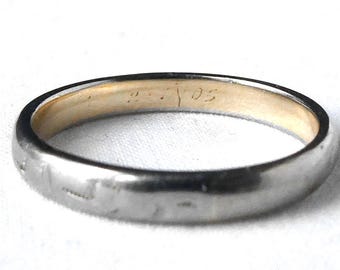 Antique 18K White Gold Art Deco 2.9mm Etched Wedding Band Stack Ring Dated 1905