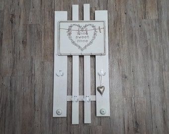 Memoboard weiss "Herz", mit Haken, Klammern und Knäufen, weiss-grün 91 x 40 cm, nur einmal erhältlich