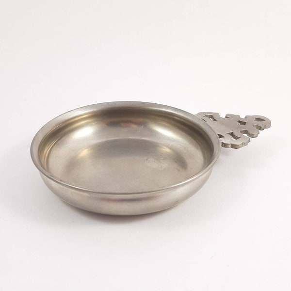 Pewter Porringer by International Pewter, Vintage Pewter Bowl with Handle, 5.5 Inches